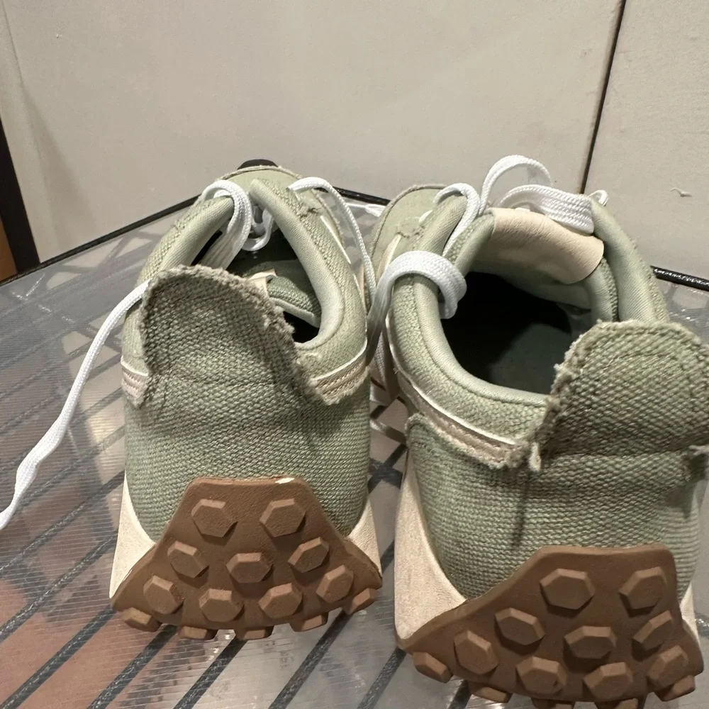 DV by Dolce Vita Green and Cream Sneakers